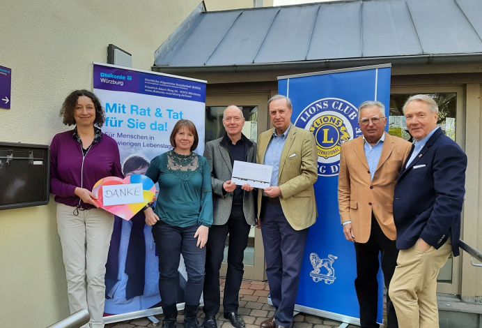 Ostergeschenke für bedürftige Familien: Lions übergaben 20.000 €