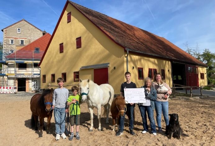 Klein hilft ganz Klein – Wenn Kinder Tieren helfen
